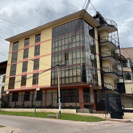 Espacioso Confortable Apartamento Familia クスコ エクステリア 写真
